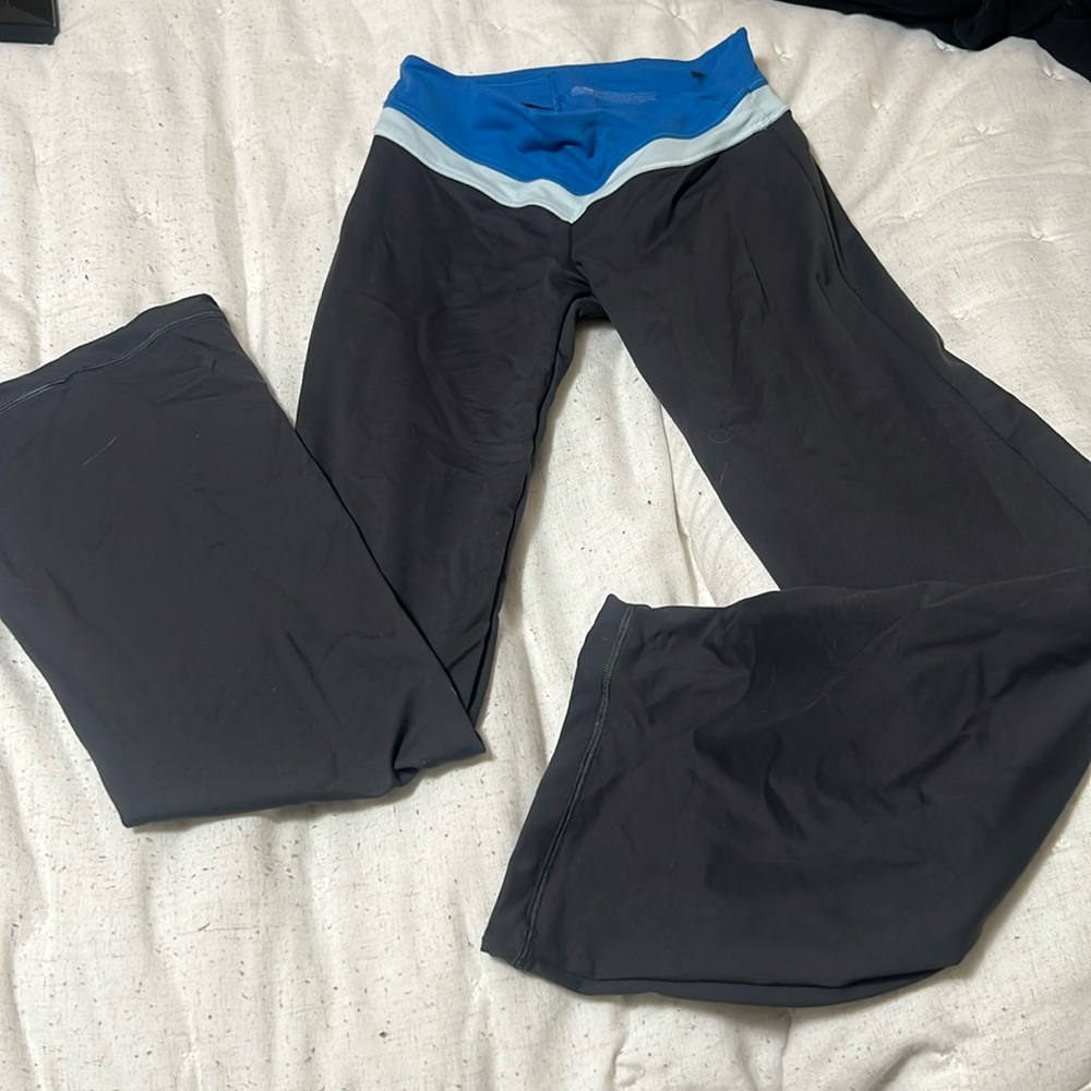 Victoria’s Secret flared leg, yoga pants